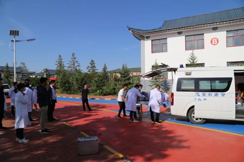 中心聯合省和政療養院開展“意外傷害自救互救知識進農村”活動 中心聯合省和政療養院開展“意外傷害自救互救知識進農村”活動