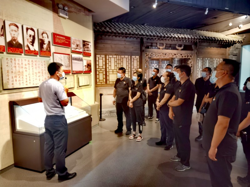 中心開展“堅定理想信念 賡續精神血脈”慶“七一”主題黨日活動