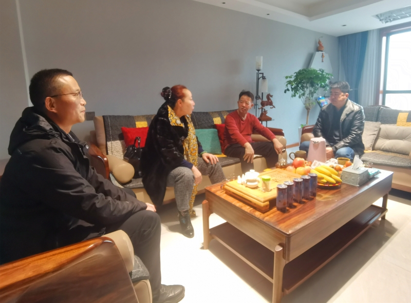 新春慰問送溫情 殷殷關懷暖人心——中心走訪慰問退休職工 新春慰問送溫情 殷殷關懷暖人心——中心走訪慰問退休職工