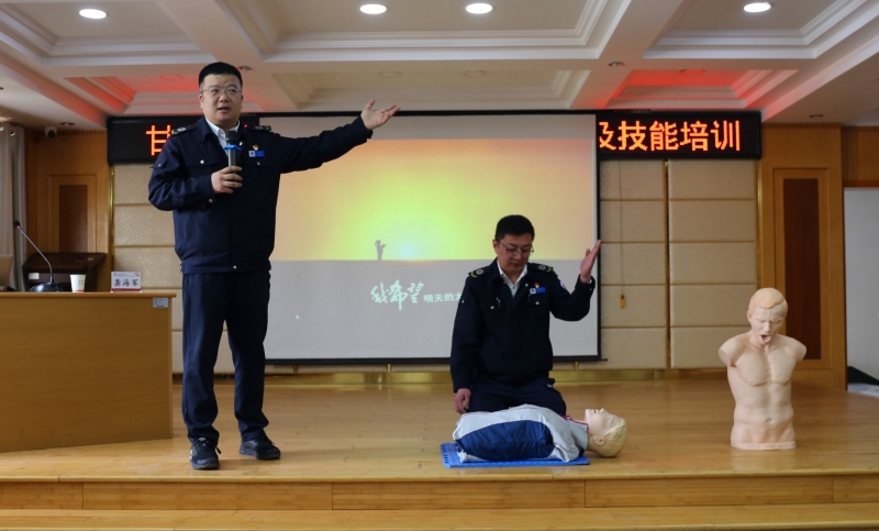 【“三抓三促”行動(dòng)進(jìn)行時(shí)】之十三中心赴省紅十字血液中心急救科普知識(shí)培訓(xùn)