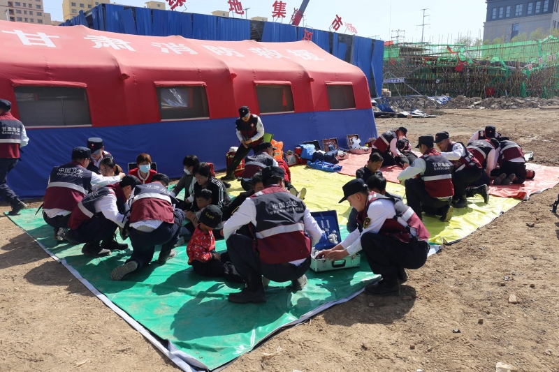 以演為戰(zhàn)踐使命 亮劍出鞘展風(fēng)采----甘肅省緊急醫(yī)療救援中心應(yīng)急醫(yī)療救援隊(duì)圓滿完成“隴原礪劍·2023”抗震救災(zāi)實(shí)戰(zhàn)演習(xí)任務(wù)