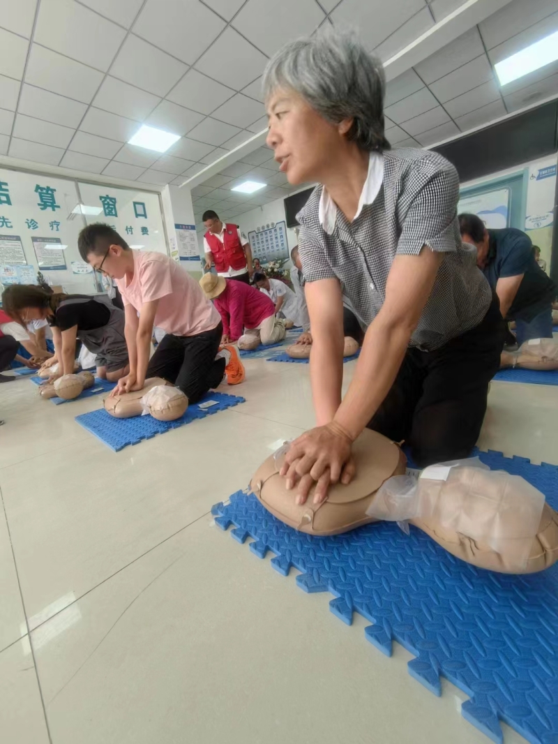 【“三抓三促”行動進行時】之二十八意外傷害、常見急癥、自然災(zāi)害急救知識與技能培訓(xùn)走進靖遠縣東灣鎮(zhèn) 【“三抓三促”行動進行時】之二十八意外傷害、常見急癥、自然災(zāi)害急救知識與技能培訓(xùn)走進靖遠縣東灣鎮(zhèn)