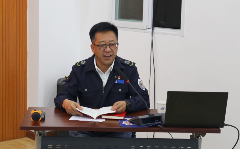 中心召開(kāi)黨紀(jì)學(xué)習(xí)教育讀書(shū)班第一次集中學(xué)習(xí)暨黨紀(jì)學(xué)習(xí)教育宣講輔導(dǎo)會(huì)
