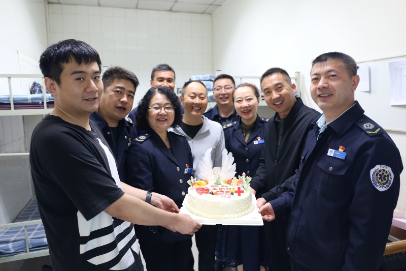 中心開展“5?12國際護士節(jié)” 慰問活動