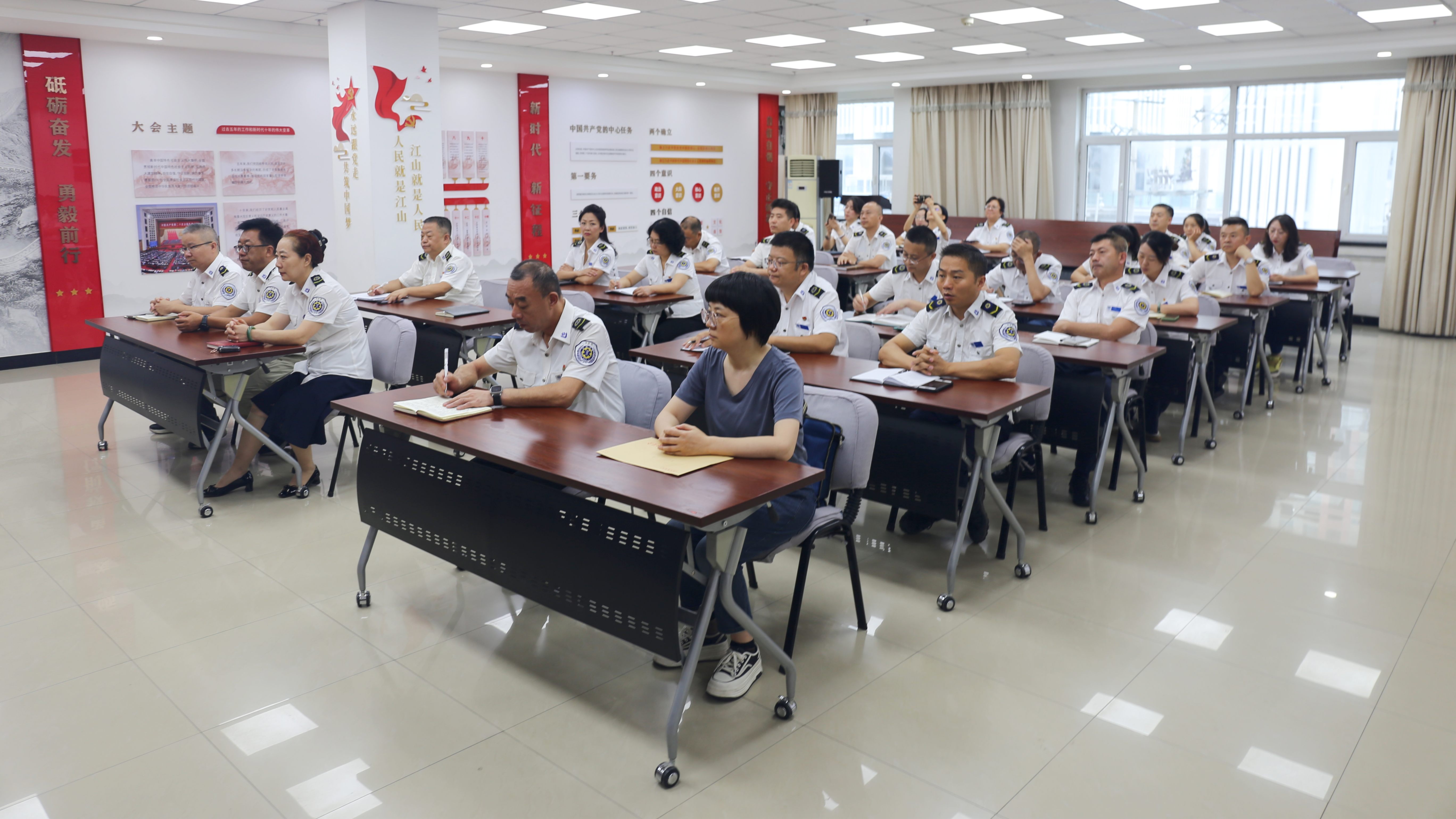 甘肅省緊急醫療救援中心召開干部大會 甘肅省緊急醫療救援中心召開干部大會