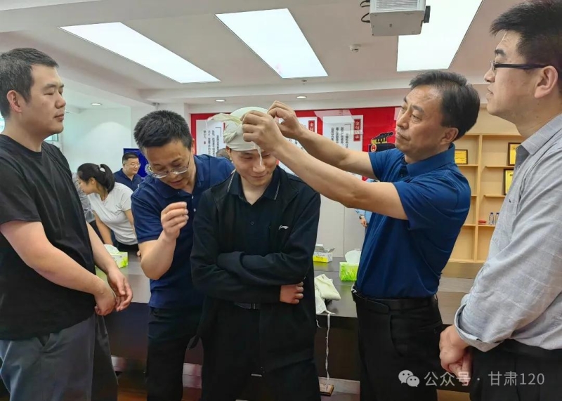 省緊急醫療救援中心走進省中醫藥管理局開展健康科普與急救技能培訓宣教活動 省緊急醫療救援中心走進省中醫藥管理局開展健康科普與急救技能培訓宣教活動