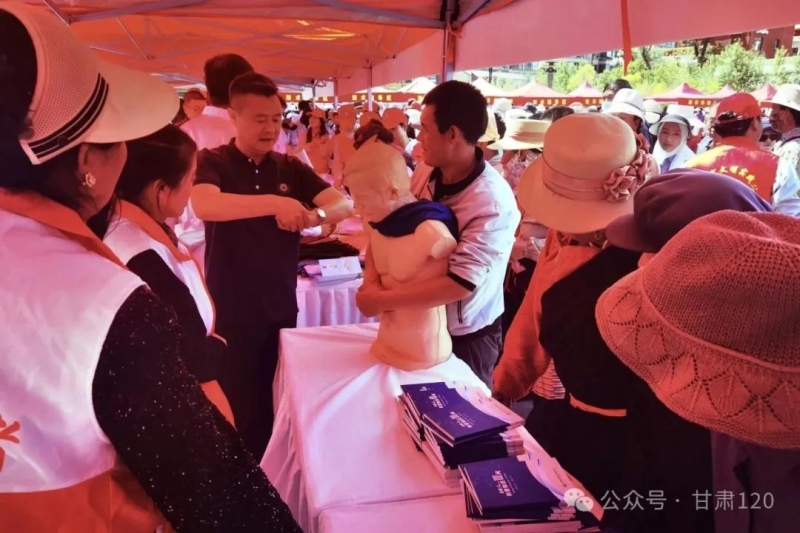 省緊急醫療救援中心積極參加2025年全省文化科技衛生“三下鄉”集中示范活動 省緊急醫療救援中心積極參加2025年全省文化科技衛生“三下鄉”集中示范活動