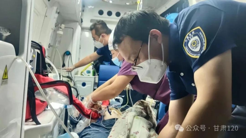 跨越山海的守護(hù):一面錦旗背后的生命時(shí)速 跨越山海的守護(hù):一面錦旗背后的生命時(shí)速